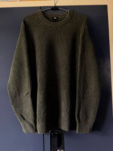 Uniqlo Original Green Knit Sweater