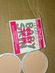 Huda Beauty Baby Skin Two Way Cake