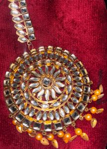 Exquisite Kundan Maang Tikka