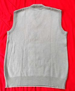 Stylish Grey Knit Vest - Classic Look