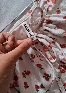 White Floral Puff Sleeve Crop Top
