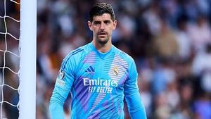 Real Madrid gk T.courtois premium football Jersey
