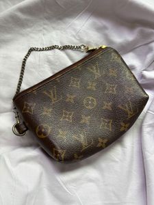Lv wristlet