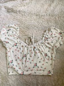 SHEIN  Floral Puff Sleeve Crop Top