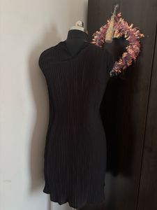 Chic Black Pleated Mini Dress