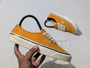 Vans "Authentic" Mustard Yellow Sneakers