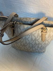 Authentic Michael Kors jet set Tote Bag