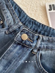 Straight-Leg Blue Jeans (26)