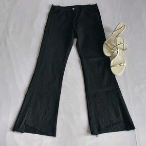 Black Flared pants  with Raw Hem🎀