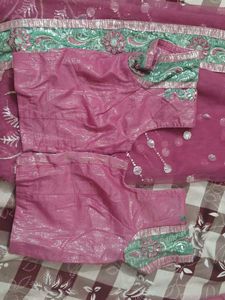 beautiful light magenta saree with stich blows and