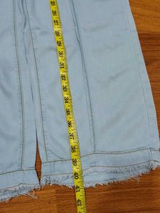 Light Wash Wide Leg Jeans (high waist =32-34)
