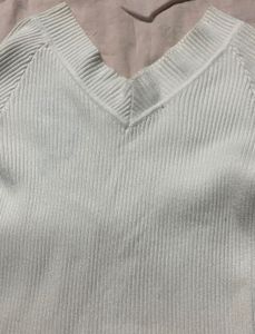 Chic Ribbed V-Neck Sweater