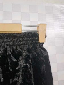(1000)Black Velvet Shorts