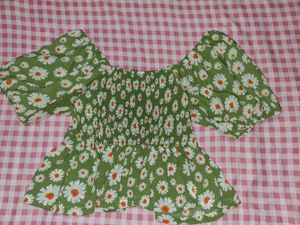 Chic Daisy Print Peplum Top