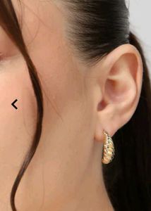 SHEIN Gold Croissant &amp; Heart Earrings Combo