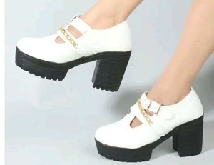 STRASSE PARIS White Chunky Block Heels | Trendy