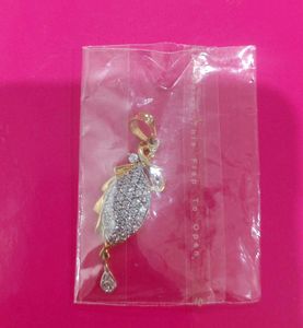 Sparkling Gemstone Pendant