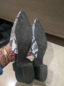 Very Good Condition Sandals