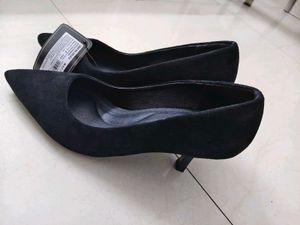 Black Suede Kitten Pumps