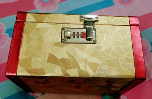 Wedding makeup valvet wooden box