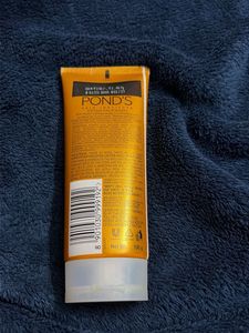 Pond's Sun Miracle Detan Facewash