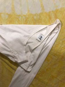 H&amp;M White Long Sleeve Crop Top