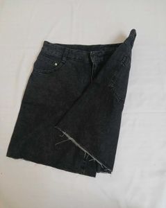 Black Knee-Length Denim Shorts