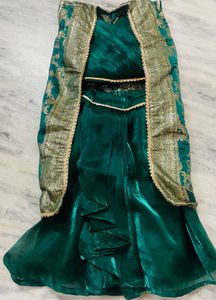 Crop Top,skirt and Shrug
