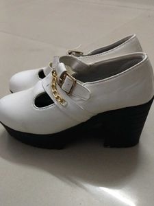 STRASSE PARIS White Chunky Block Heels | Trendy
