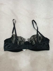 Elegant Black Lace Bra 34B