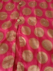 Elegant Pink Kurta with Gold Print