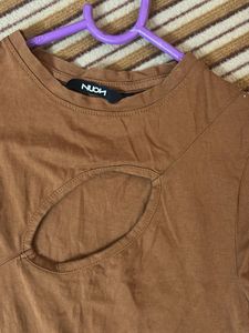 Nuon cut out crop top - S