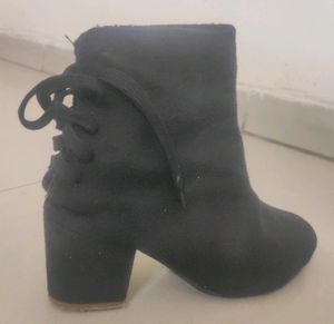 Lace Back Block Heels Ankle Length Boots