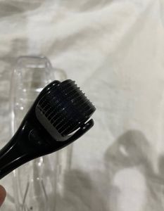 Derma Roller With 0.5mm Helps To GetClear Glass Sk