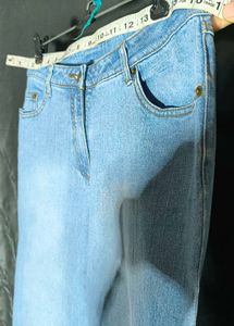 Light Wash Baggy ladies Jeans