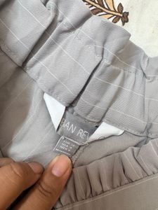 Stylish mid length formal grey pants