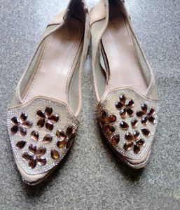 Embellished Floral Pointed Toe Ballerinas