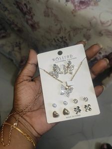 🔥Big Billion Offers 🔥 Hools Butterfly Chain With