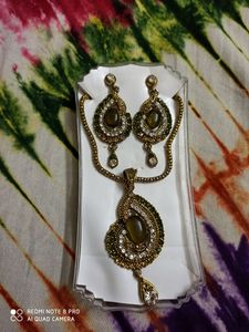 Brass Gold Plated Jewel Set Green Colour