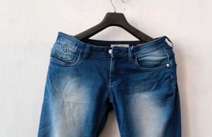 Slim fit stylish Blue Denim Jeans..
