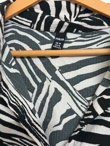 Chic Zebra Print Shirt Dress