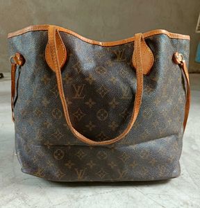 Louis Vuitton Monogram Canvas Tote Bag – Authentic