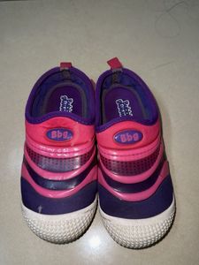 Casual unisex pink Shoe by bubblegummers