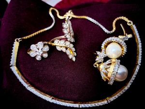 Pearl & Rhinestone Jewelry Set