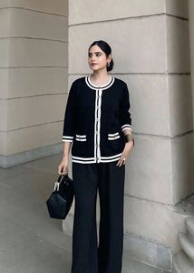 XL Chic Black & White Knit Cardigan