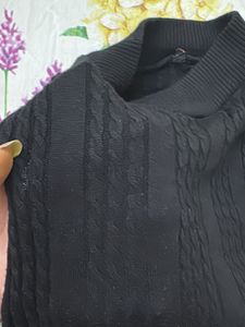 Sleeveless Black Mock Neck Sweater Top