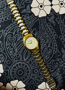 Elegant Gold and Silver Tone Watch
