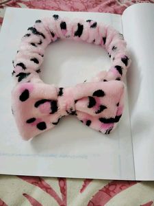 67.Cute Leopard Print Plush Headband
