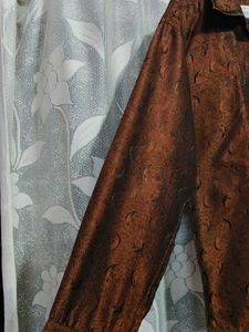 Men's Brown Textured Button-Up Shirt