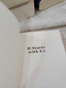 Colleen Hoover "It Ends With Us" &amp; "It Starts Wit